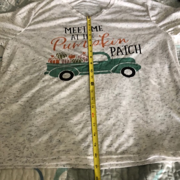 "Meet me at the pumpkin patch"  t-shirt (s… - Picture 3 of 3